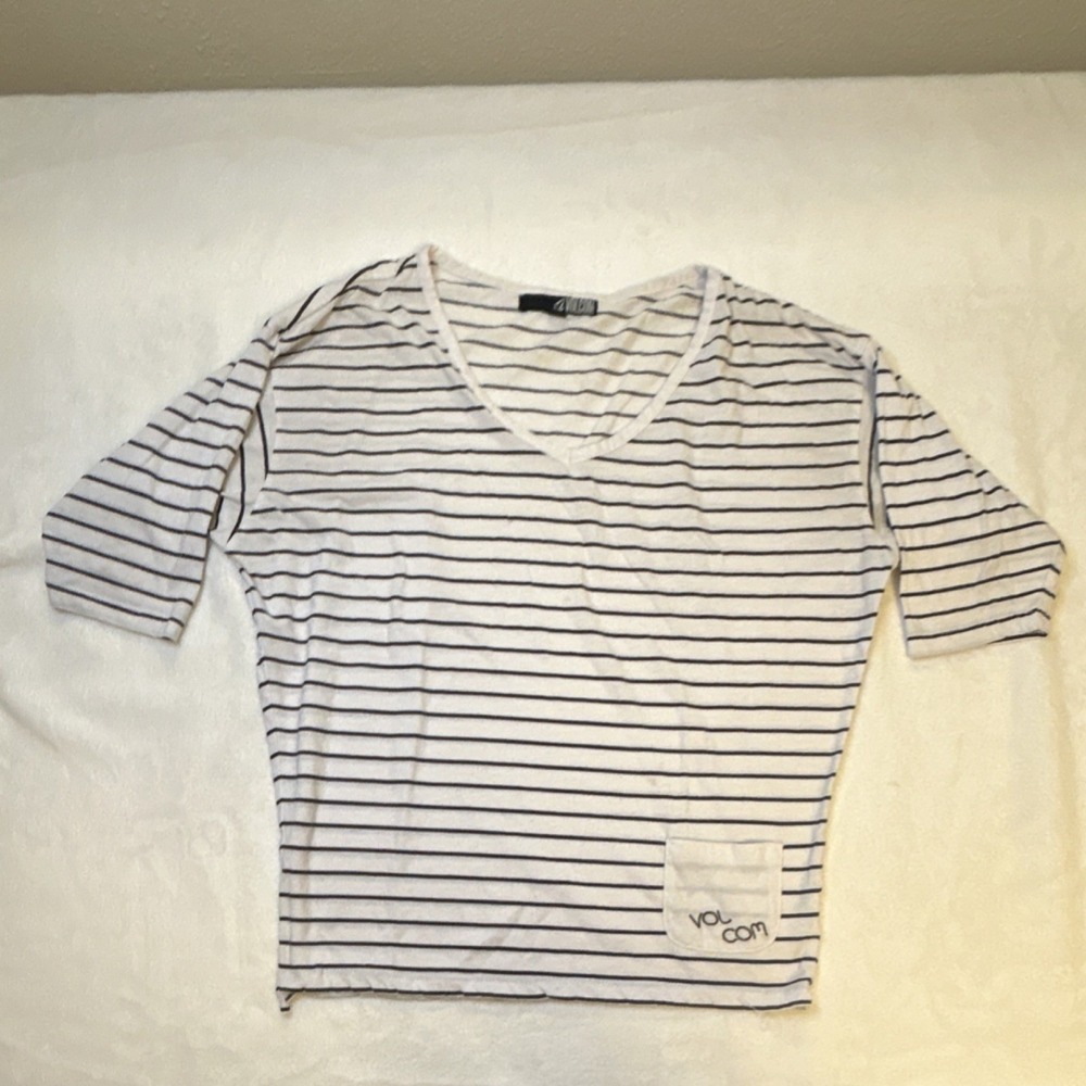 Vintage‎ Volcom White Black Striped V-Neck 3/4 Sleeve Pocket T-Shirt Women's M